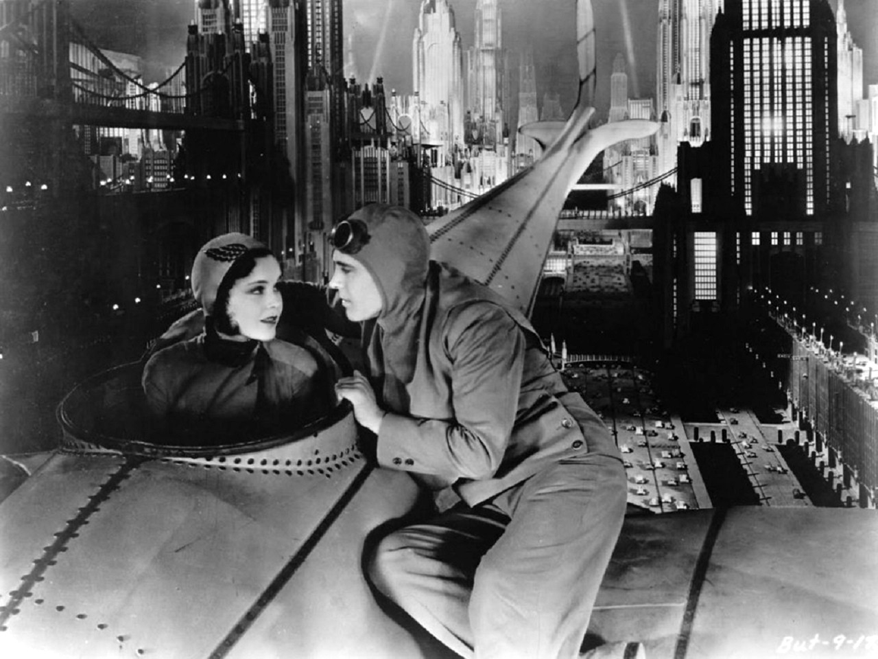 Romance in mid-air - LN 18 (Maureen O'Sullivan) and J21 (John Garrick) in Just Imagine (1930)