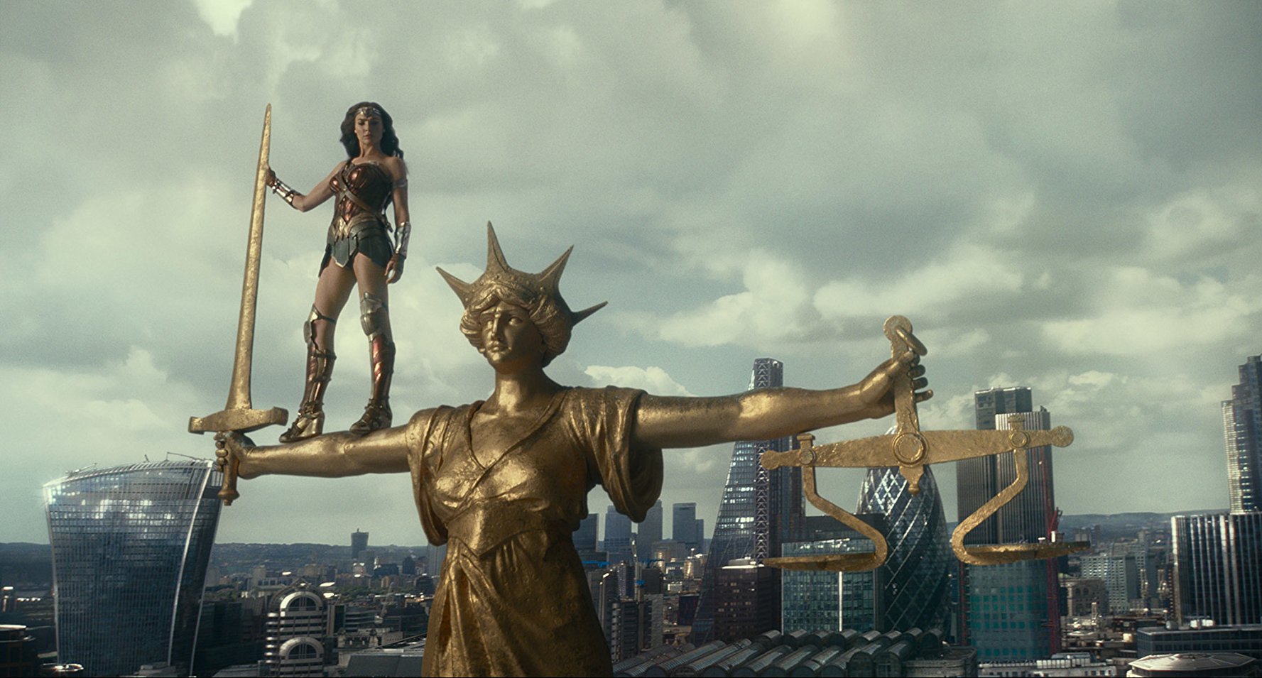 Wonder Woman (Gal Gadot) in Justice League (2017)