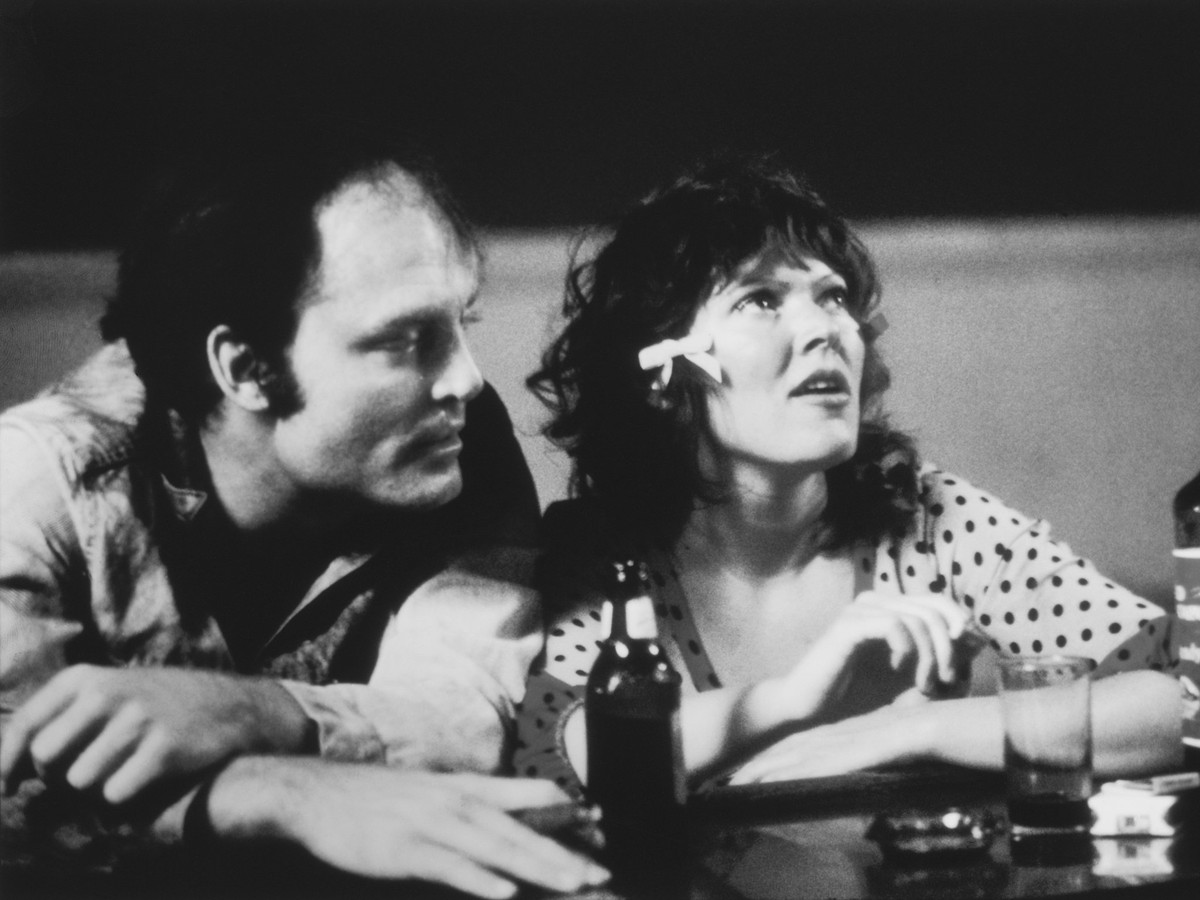 Stacy Keach, Susan Tyrrell in The Killer Inside Me (1976)