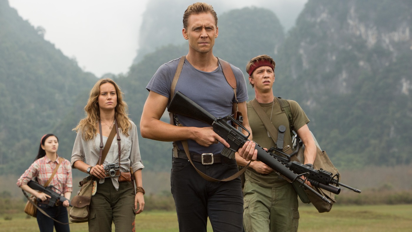 Expedition to the island - Jing Tian, war photographer Mason Weaver (Brie Larson), former soldier James Conrad (Tom Hiddleston) and Thomas Mann in Kong: Skull Island (2017)