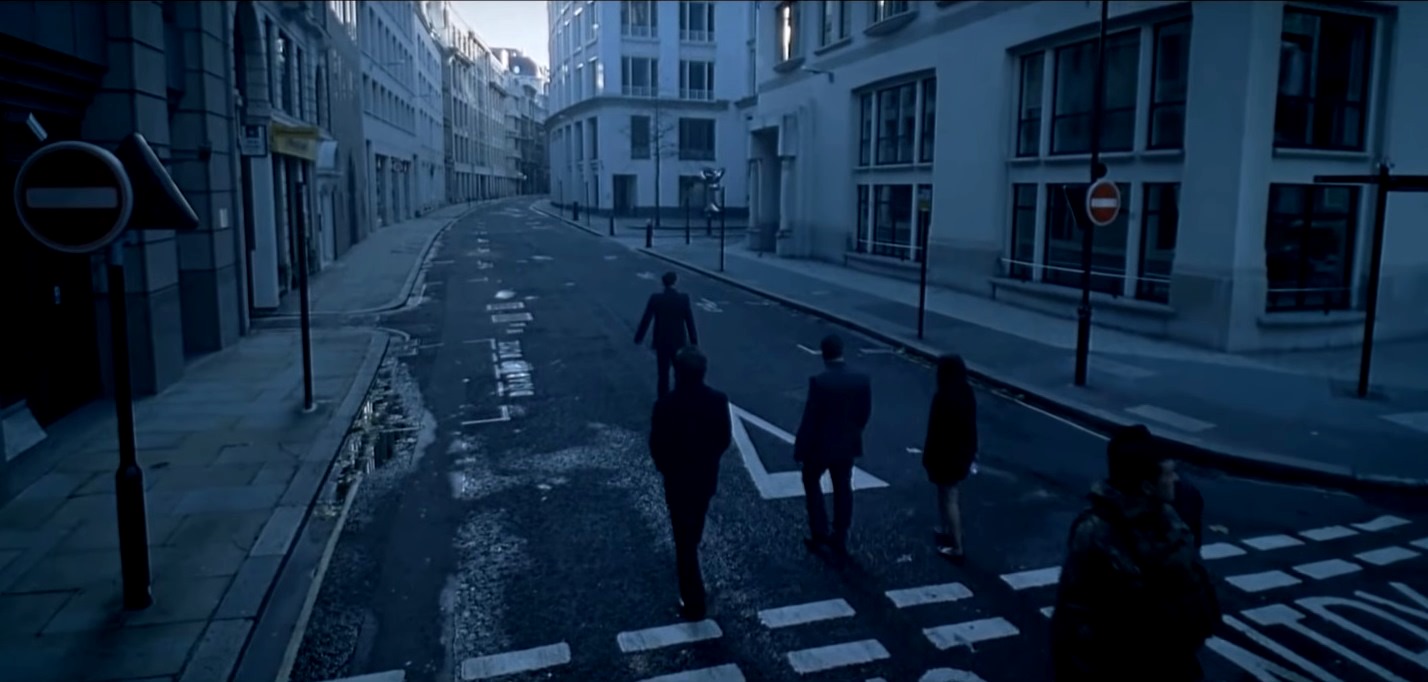 Survivors wander a deserted London in The Last Seven (2010)