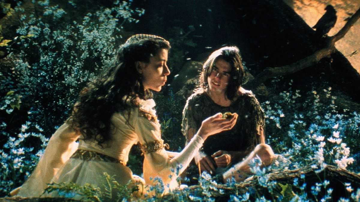 Jack of the Green (Tom Cruise) and his love Lili (Mia Sara) in Legend (1985)