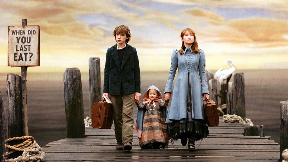 The Baudelaire children - (l to r) Klaus (Liam Aiken), baby Sunny (Kara & Shelby Hoffman) and Violet (Emily Browning) in Lemony Snicket's A Series of Unfortunate Events (2004)