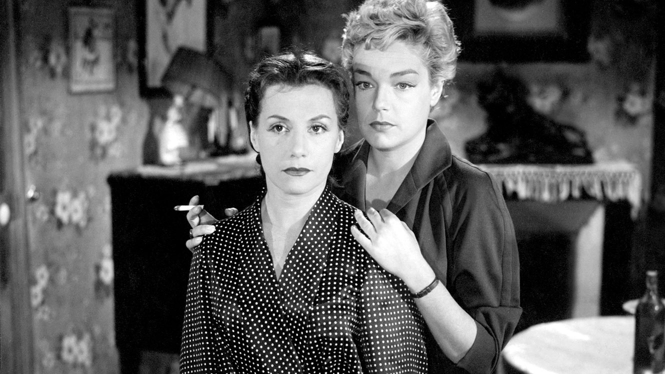 (l to r) Abused wife Vera Clouzot and her husband's mistress Simone Signoret in Les Diaboliques (1955)