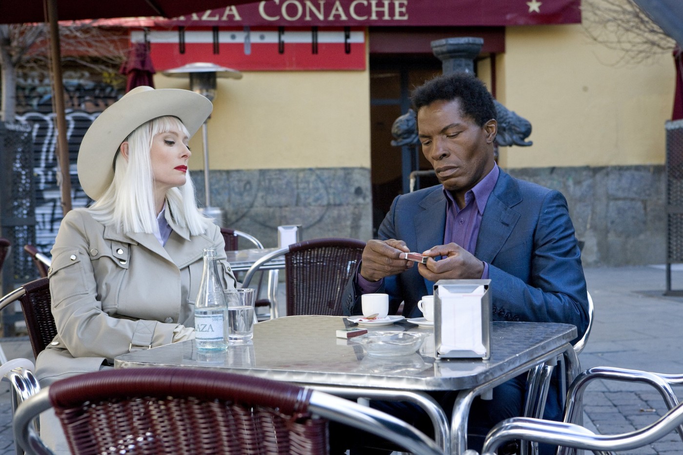 Tilda Swinton sits down to join Isaach De Bankole over an espresso in The Limits of Control (2009)