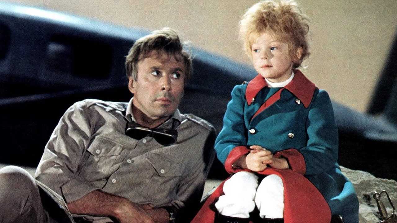 The Pilot (Richard Kiley) and Stephen Warner as The Little Prince (1974)