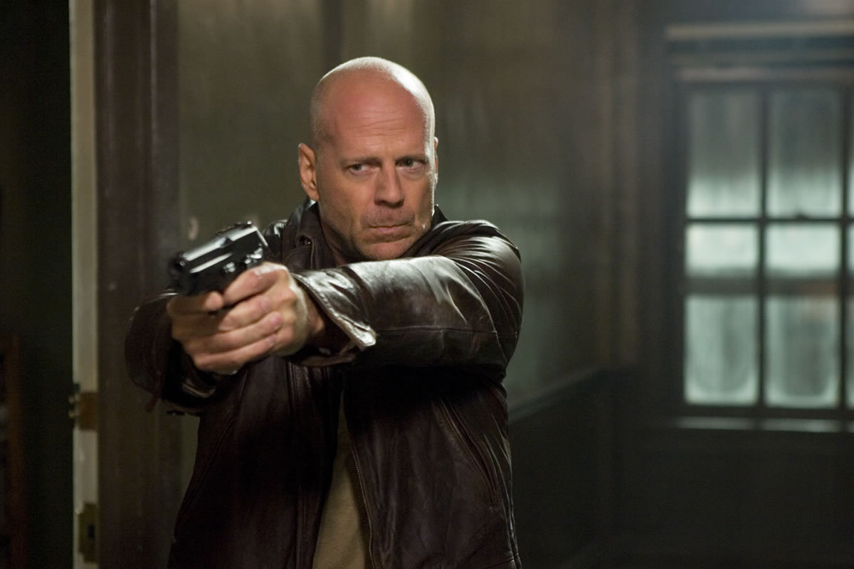 Bruce Willis back in action as John McClane in Live Free or Die Hard (2007)