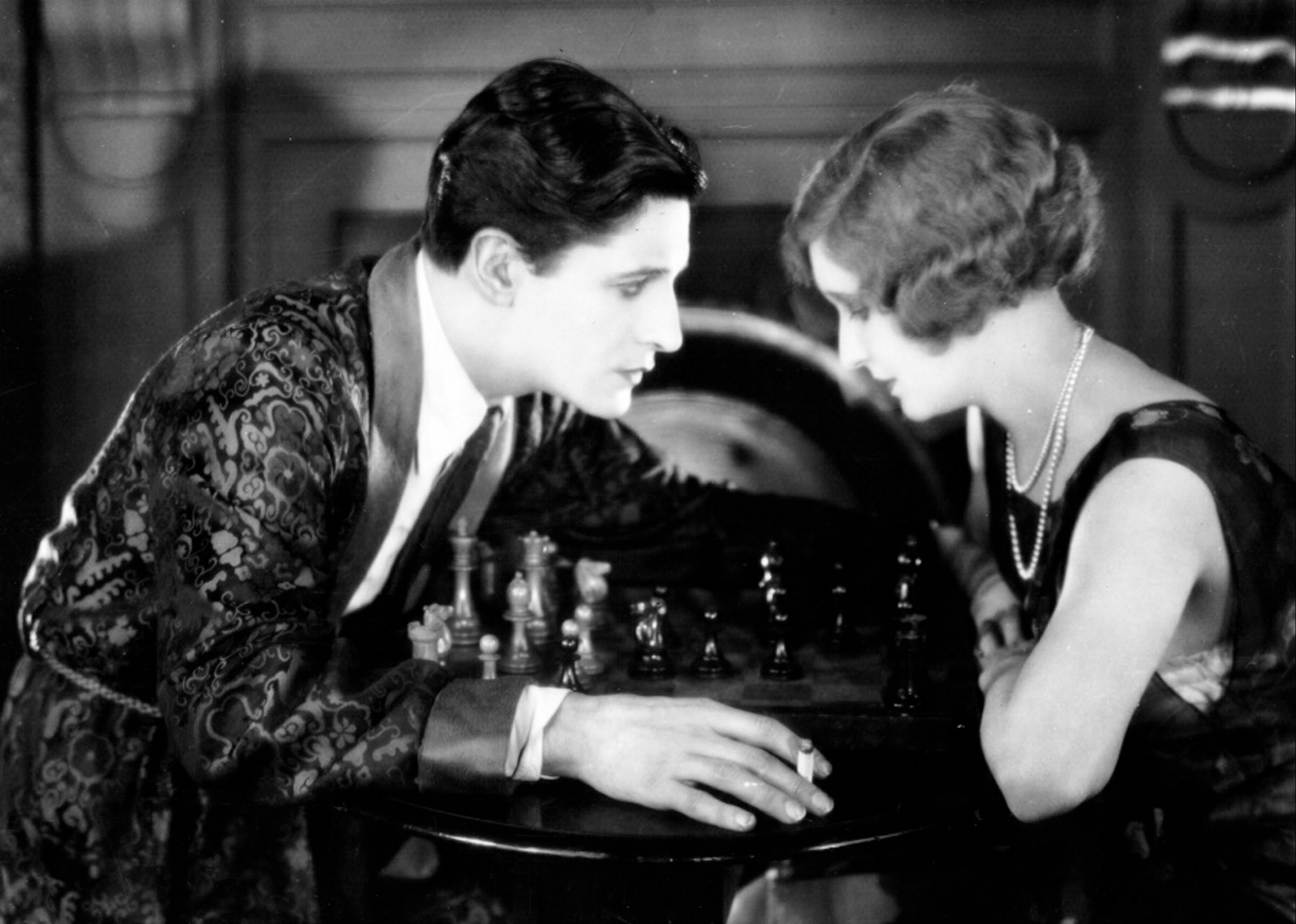 Ivor Novello menaces June Tripp in The Lodger:: A Story of the London Fog (1927)