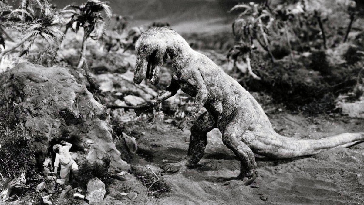 Bessie Love menaced by a tyrannosaurs in The Lost World (1925)