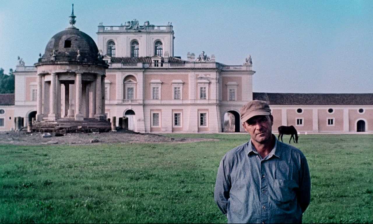 Tommaso Cestrone and the Palace of Carditello in Lost and Beautiful (2015)