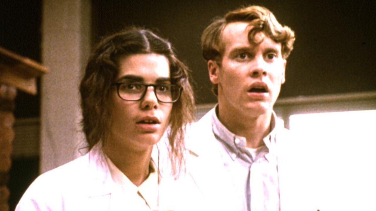 A very nerdy Sandra Bullock and Tate Donovan in Love Potion No 9 (1992)
