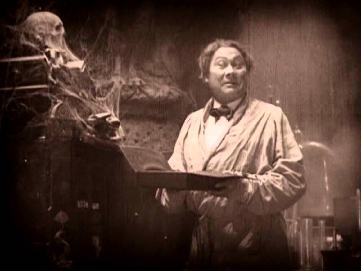 Paul Wegener as Oliver Haddo in The Magician (1926) 