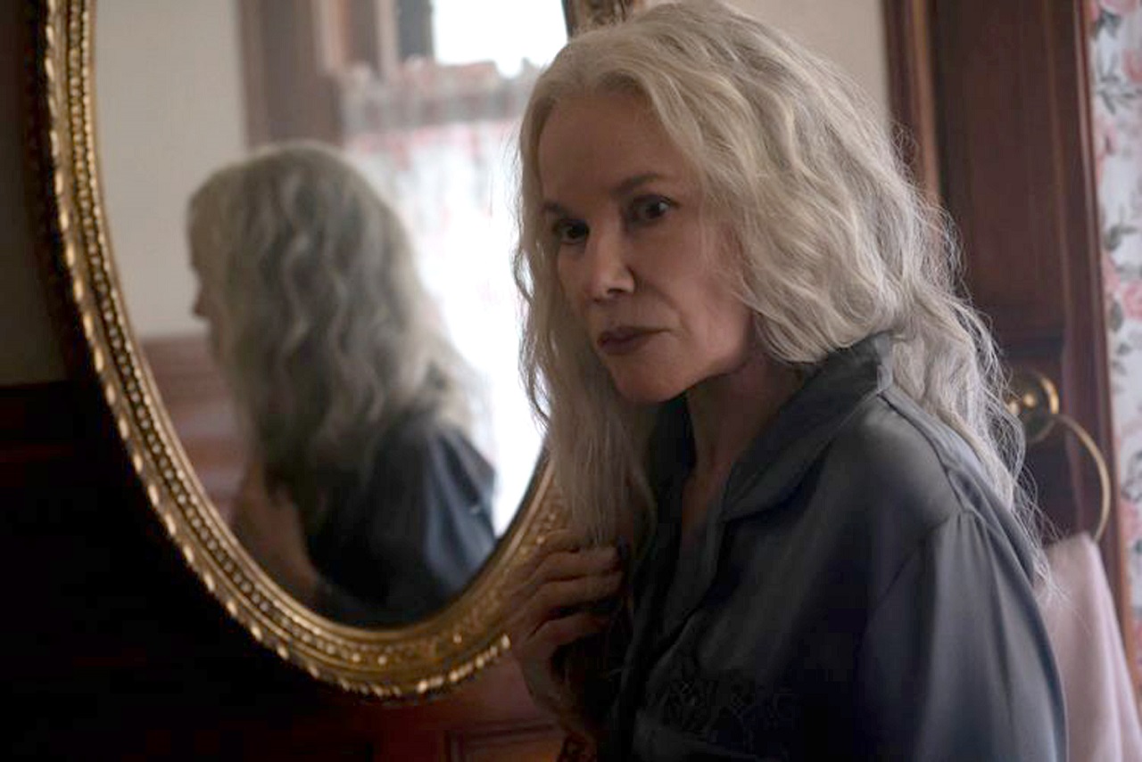 Barbara Hershey in The Manor (2021)