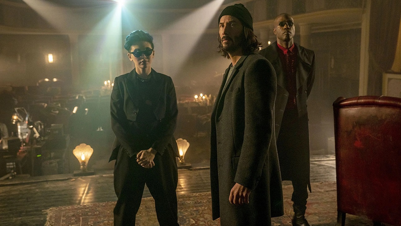 Bugs (Jessica Henwick), Neo (Keanu Reeves) and Morpheus (Yahya Abdul-Mateen II) in The Matrix Resurrections (2021)