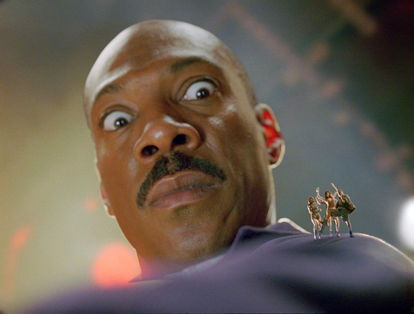 An alien spaceship built to look like Eddie Murphy along with its crew in Meet Dave (2008)