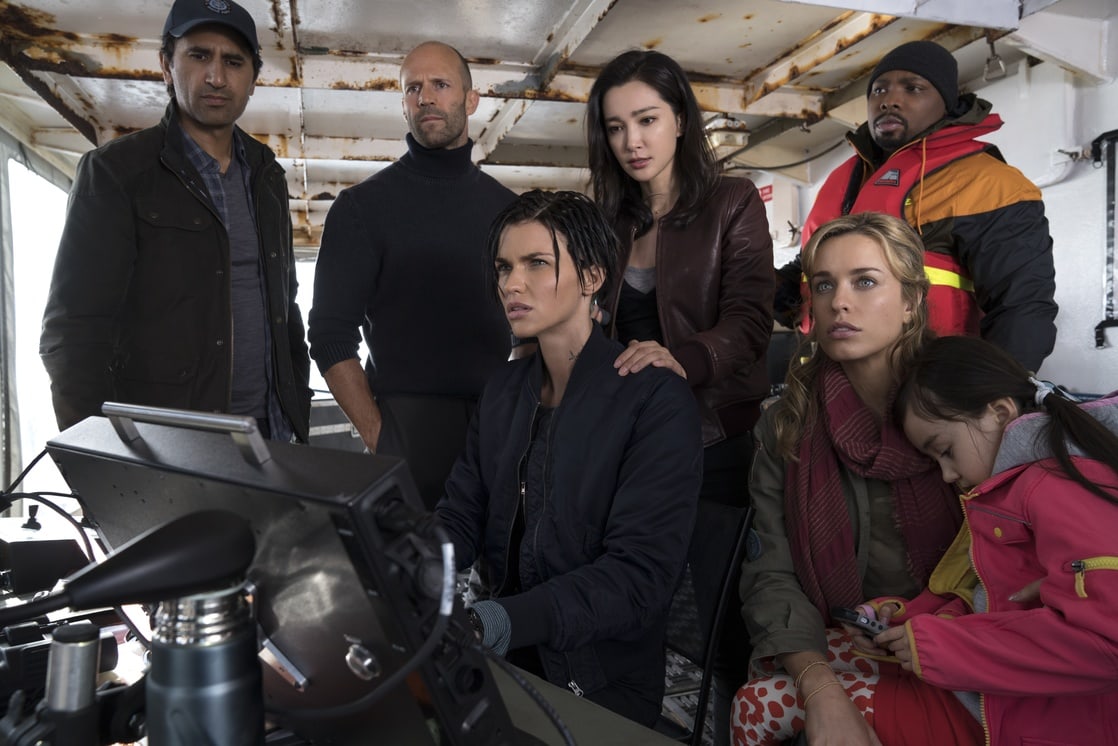 Cliff Curtis, Jason Statham, Ruby Rose, Li Bingbing, Jessica McNamee, Page Kennedy, Shuya Sophia Cai in The Meg (2018)