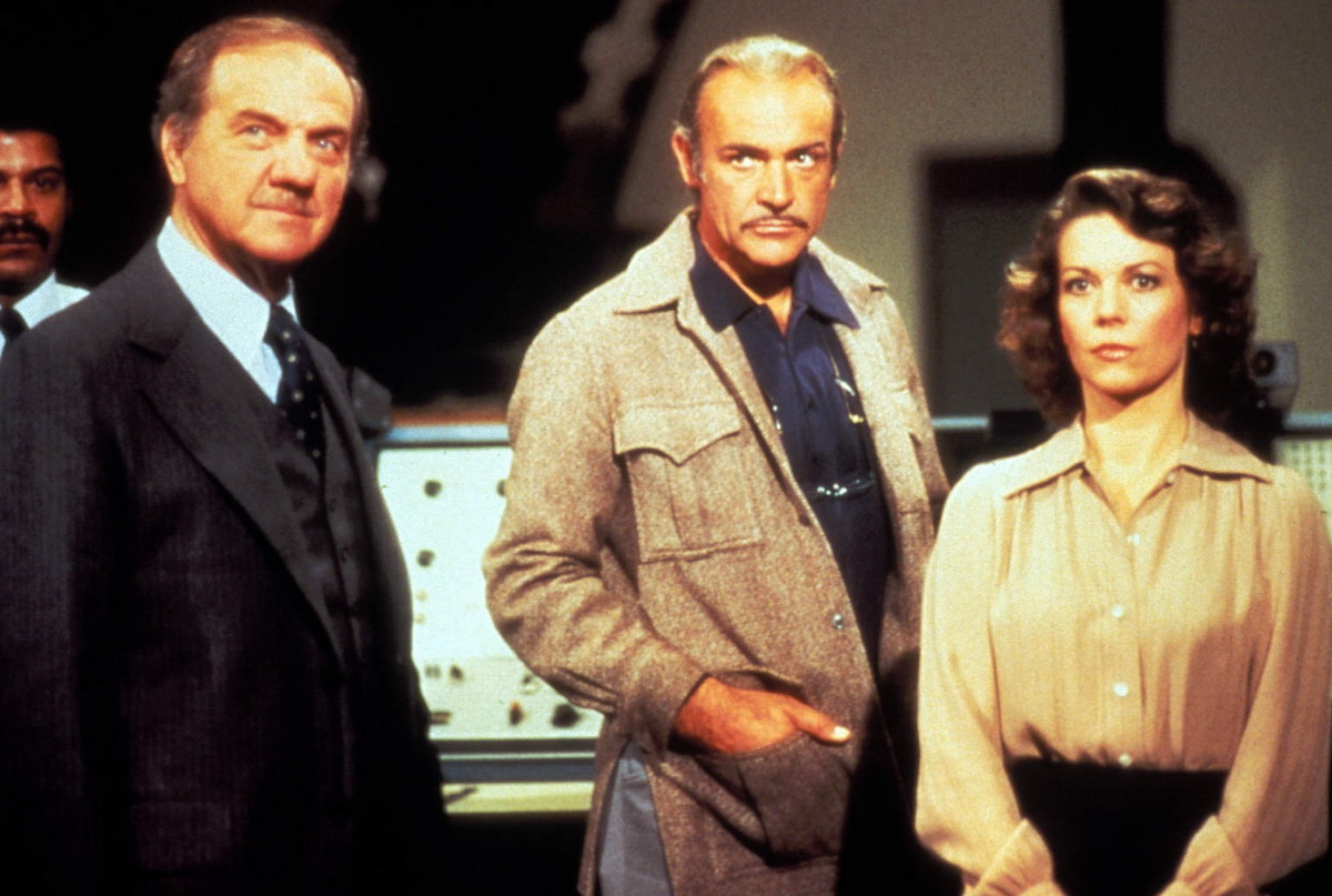 Harold Sherwood (Karl Malden), Dr Paul Bradley (Sean Connery) and Tatiana Donskaya (Natalie Wood) in Meteor (1979)