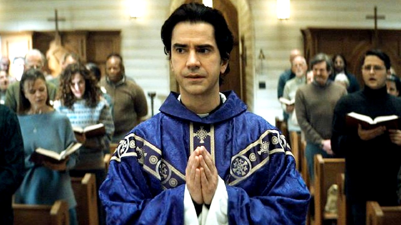 Hamish Linklater as Father Paul in Midnight Mass (2021)