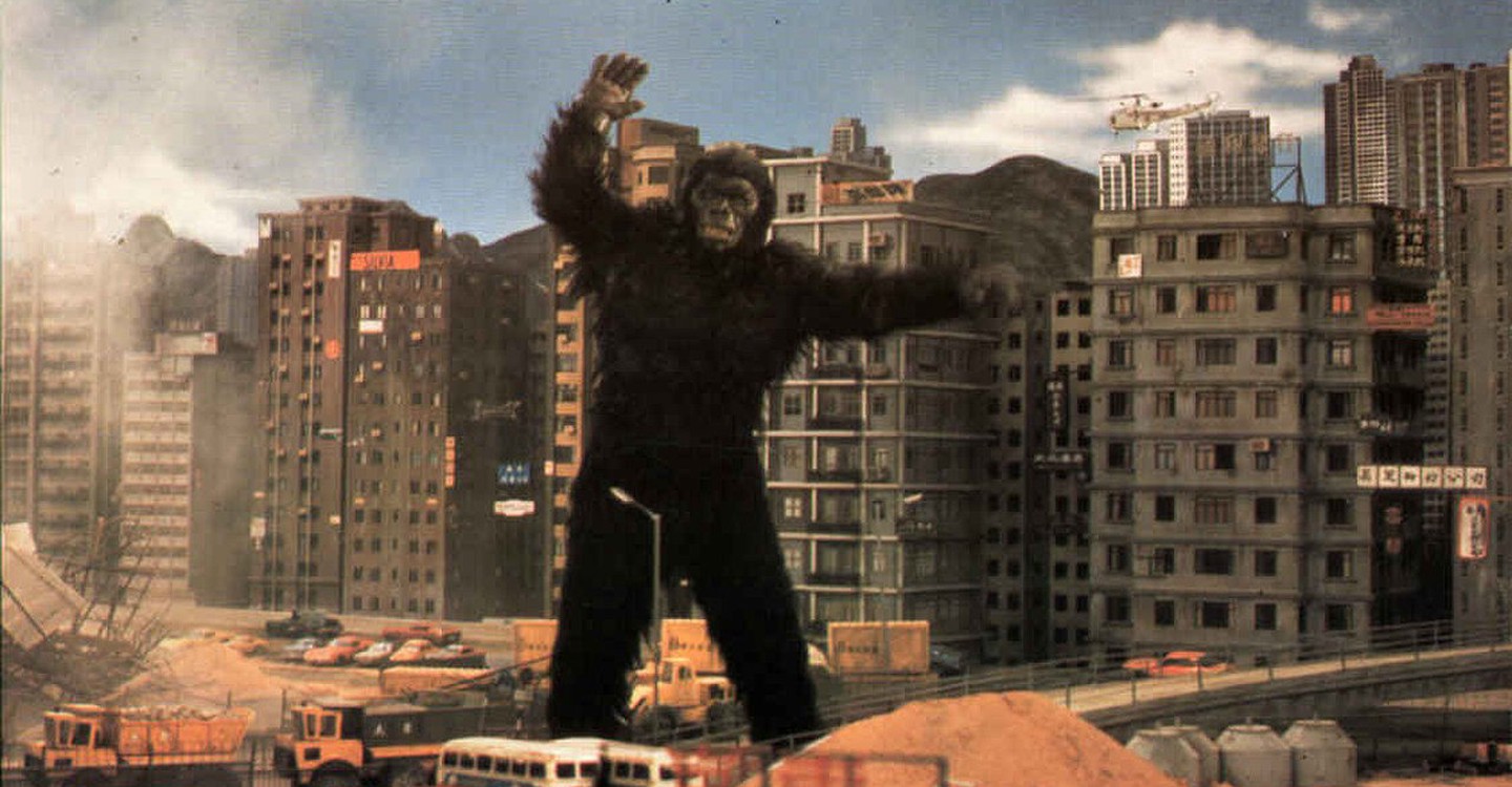 The giant ape rampages through Hong Kong in The Mighty Peking Man (1977)