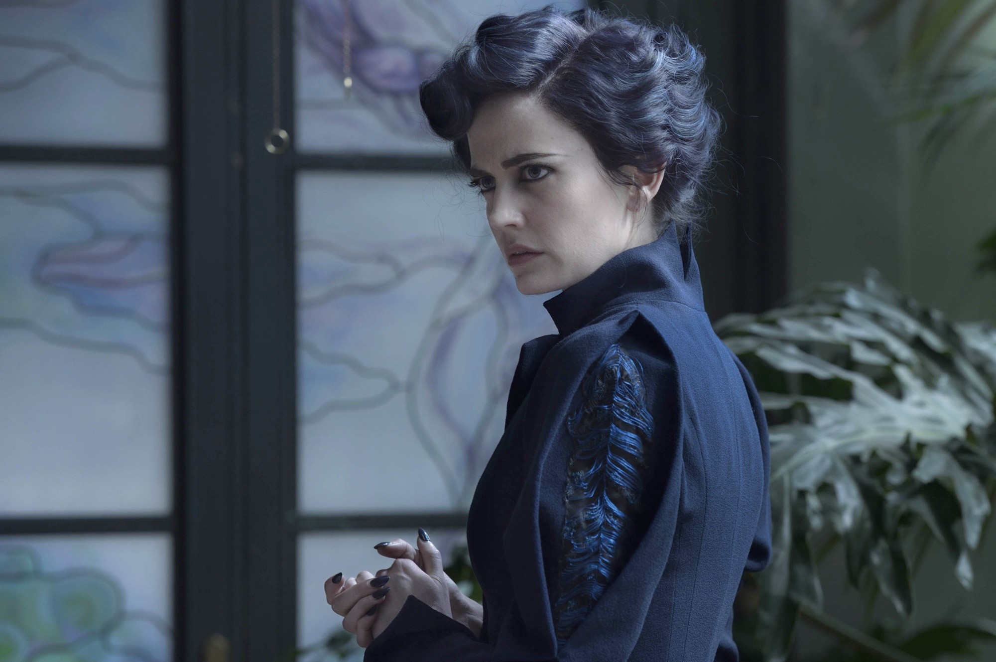 Eva Green as Miss Peregrine in Miss Peregrine's Home for Peculiar Children (2016)