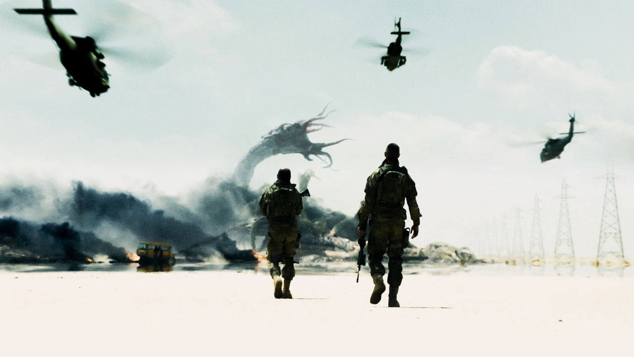 Soldiers in the Middle East vs monsters in Monsters: Dark Continent (2014)