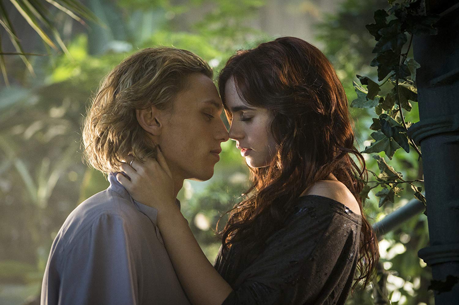 Jamie Bower, Lily Collins in The Mortal Instruments: City of Bones (2013)