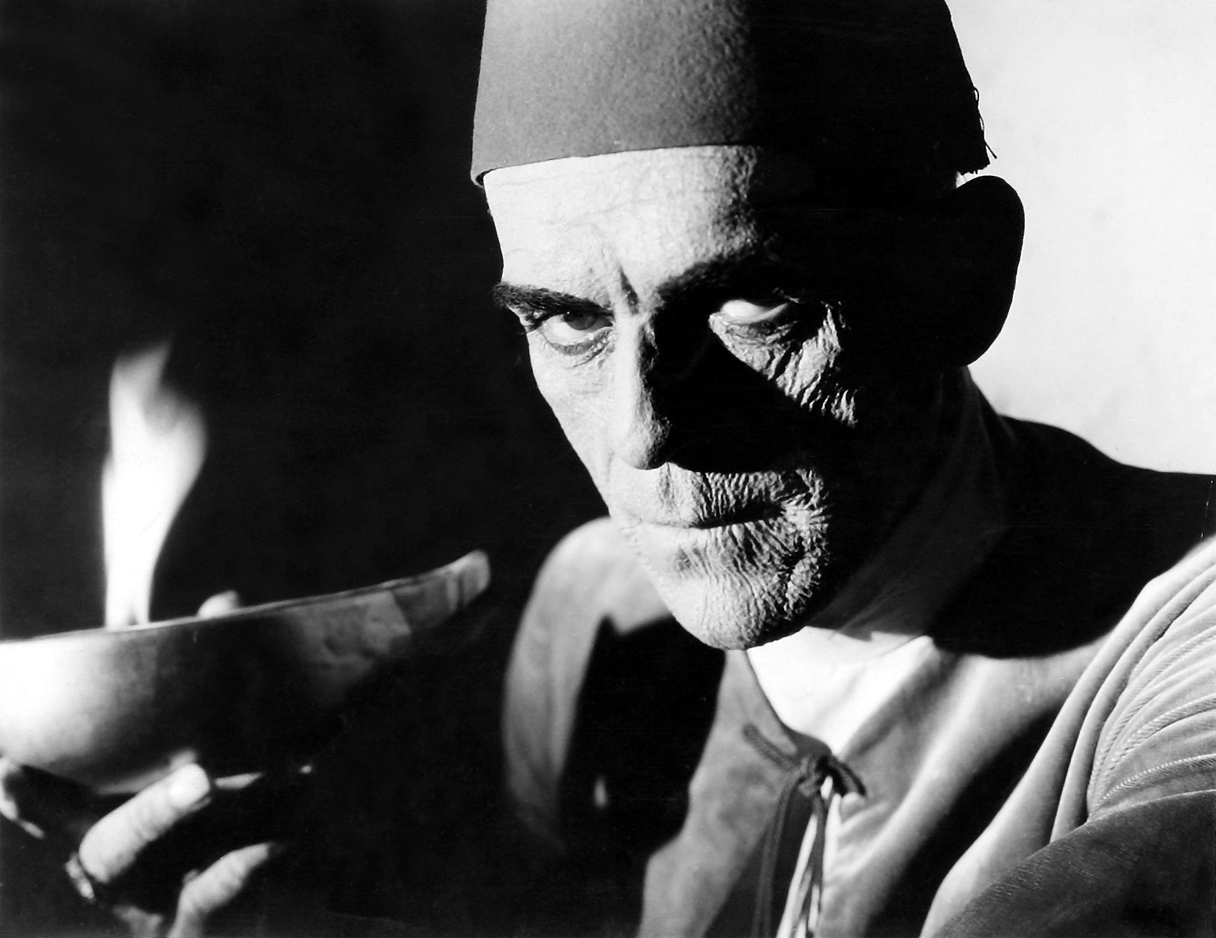 Boris Karloff as Ardath Bey, the reincarnation of the High Priest Im-ho-tep in The Mummy (1932)