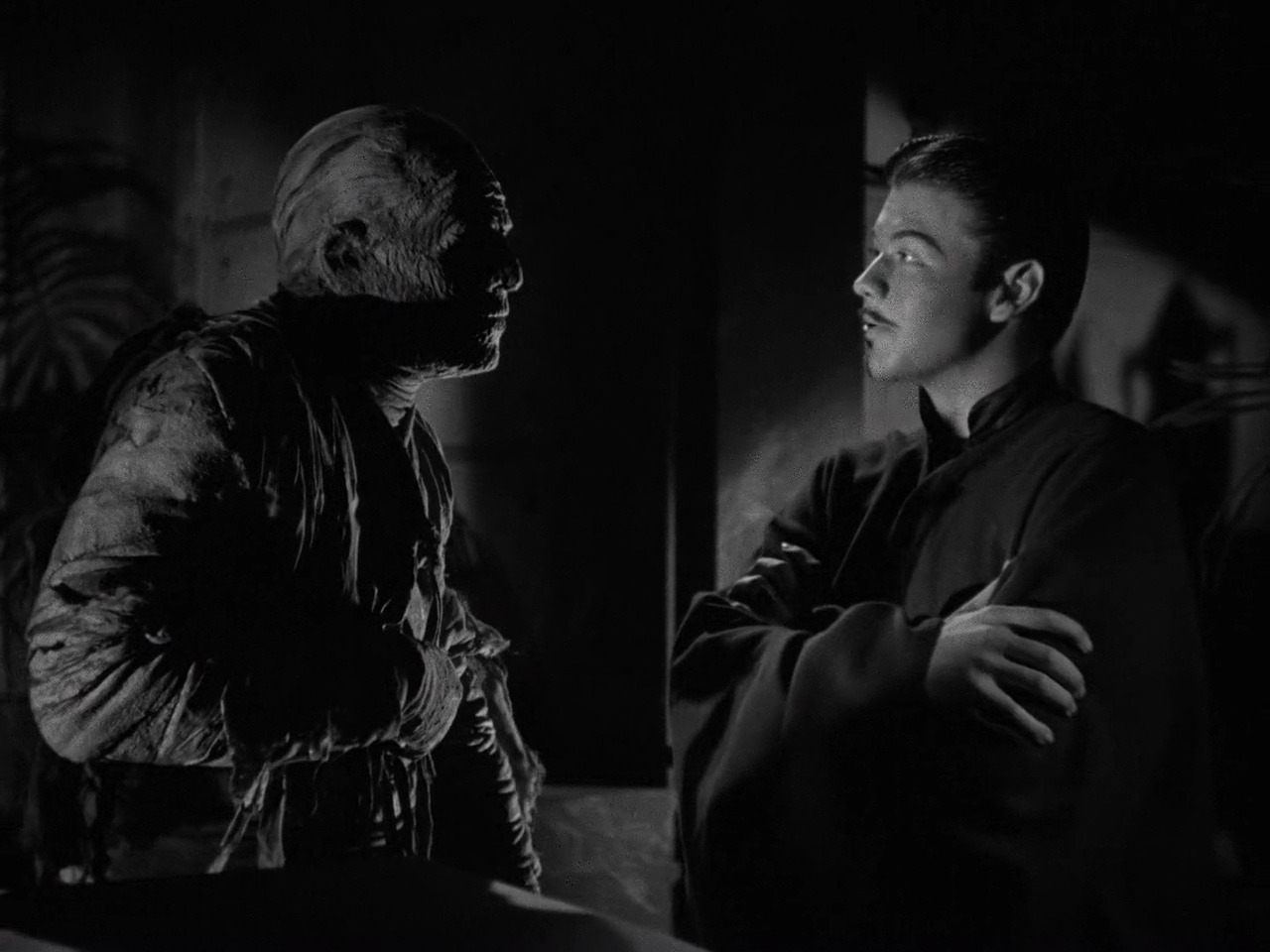 Kharis (Lon Chaney Jr) and Mehemet Bey (Turhan Bey) in The Mummy's Tomb (1942)
