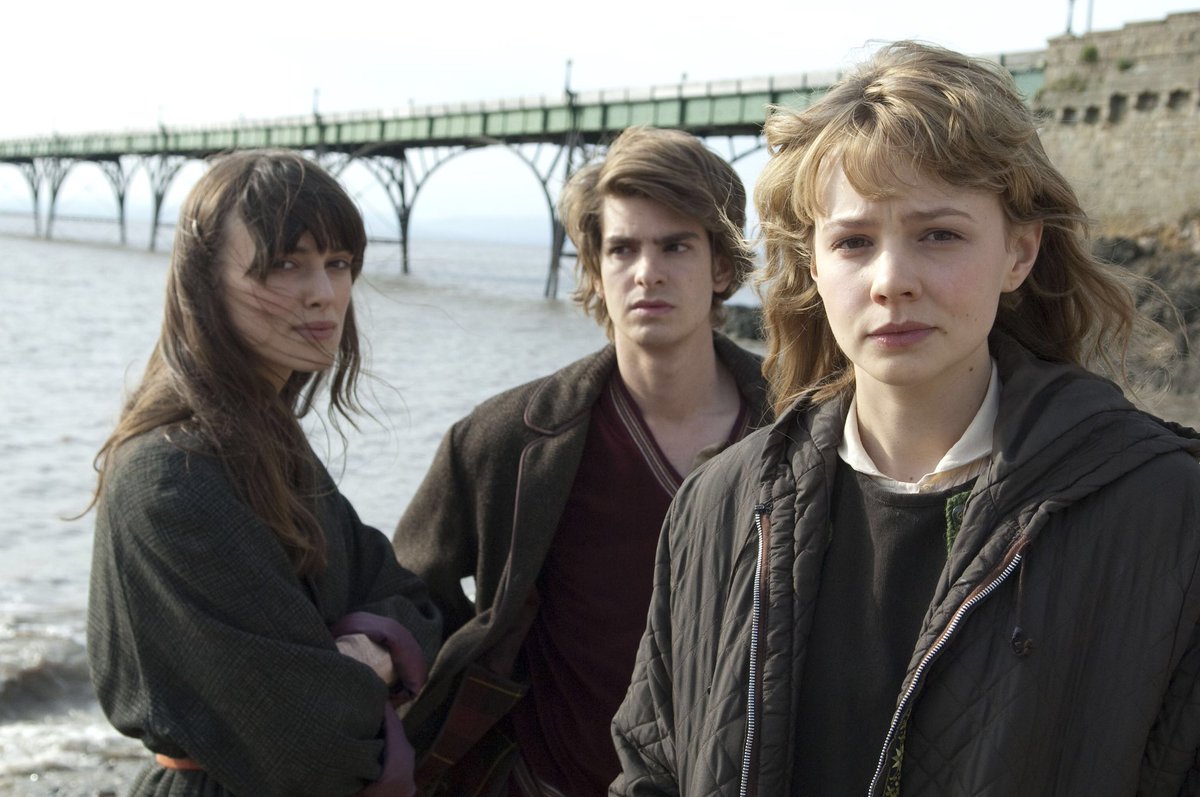 Best friends - Keira Knightley, Andrew Garfield and Carey Mulligan in Never Let Me Go (2010)