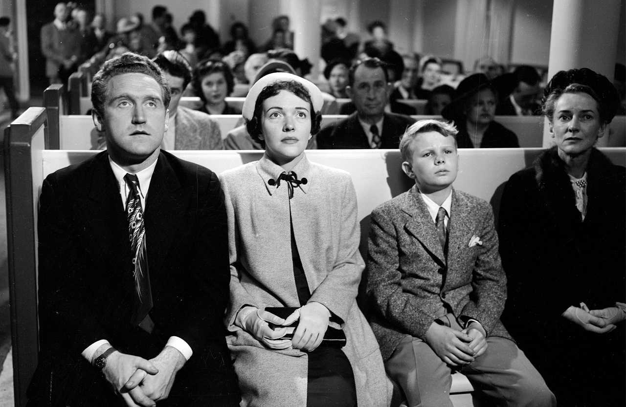 James Whitmore, Nancy Davis, Gary Gray and Lillian Bronson go to church in The Next Voice You Hear ... (1950)