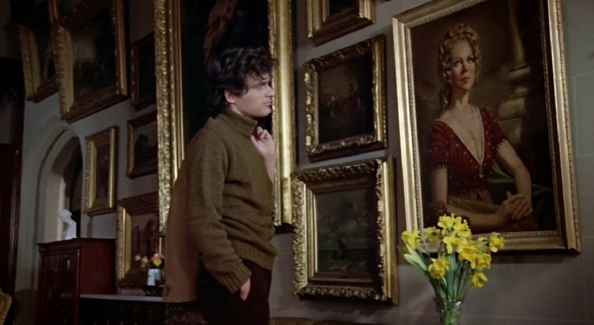 Quentin Collins (David Selby) gazes on a portrait of Angelique in Night of the Dark Shadows (1971)