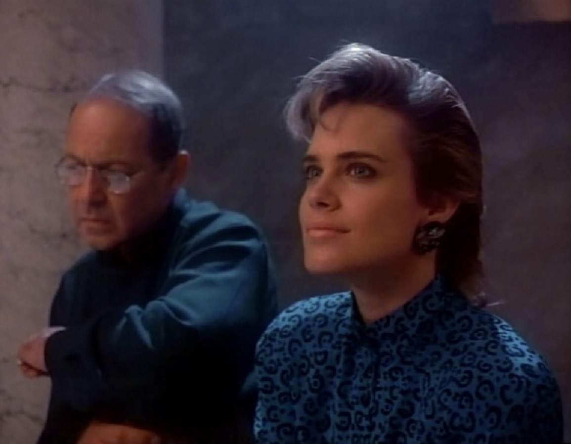 Michael D'branin (John Standing) and Miranda Dorleac (Catherine Mary Stewart) in Nightflyers (1987)