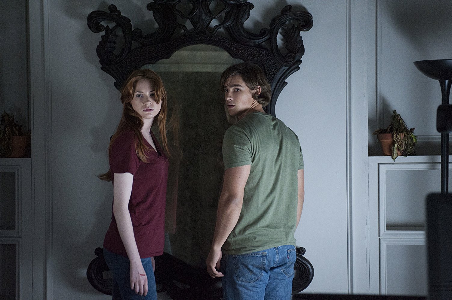 Karen Gillan, Brenton Thwaites and the evil mirror in Oculus (2013)