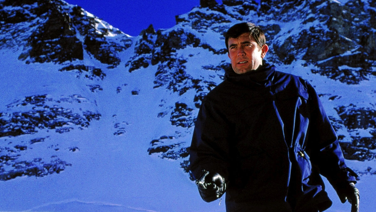 George Lazenby steps into Sean Connery's shoes as James Bond in On Her Majesty's Secret Service (1969)
