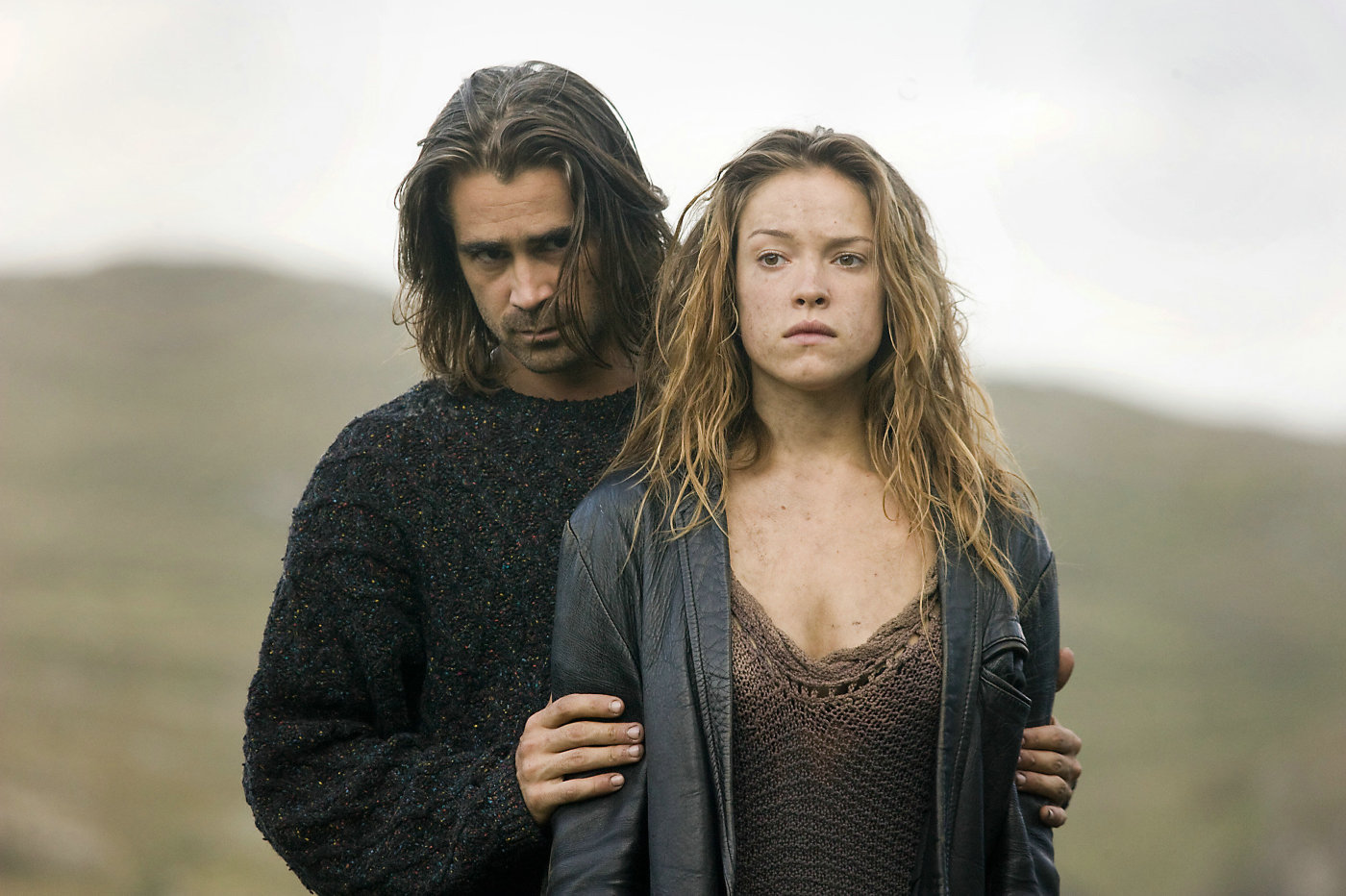 Colin Farrell as the fisherman Syracuse and Ondine (Alicja Bachleda) in Ondine (2009)