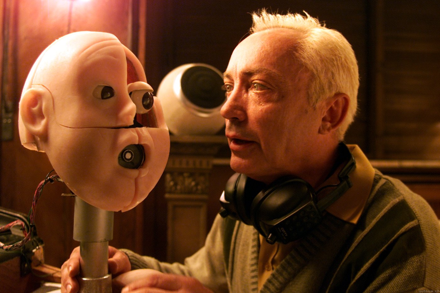 Udo Kier with android head in One Point 0 (2004)