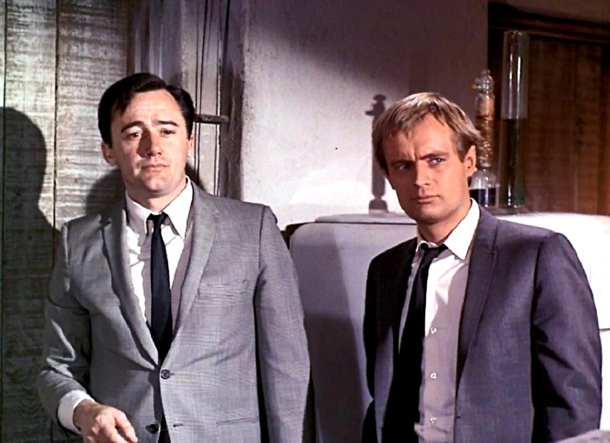 Napoleon Solo (Robert Vaughn) and Ilya Kuryakin (David McCallum) in One of Our Spies is Missing (1966)