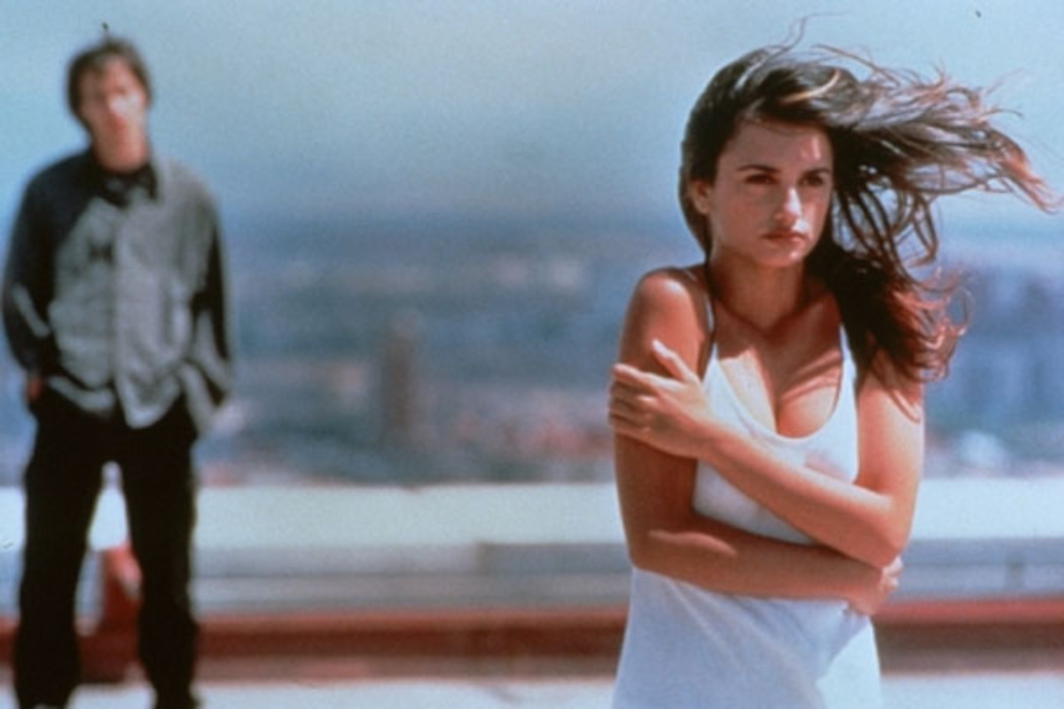 Eduardo Noriega and Penelope Cruz in Open Your Eyes (1997)