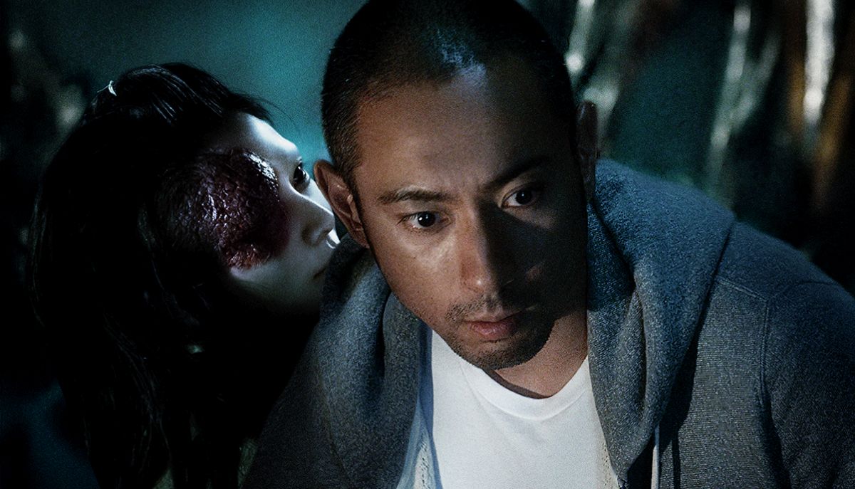 Ebizo Ichikawai haunted by the role he plays in a play in Over Your Dead Body (2014)