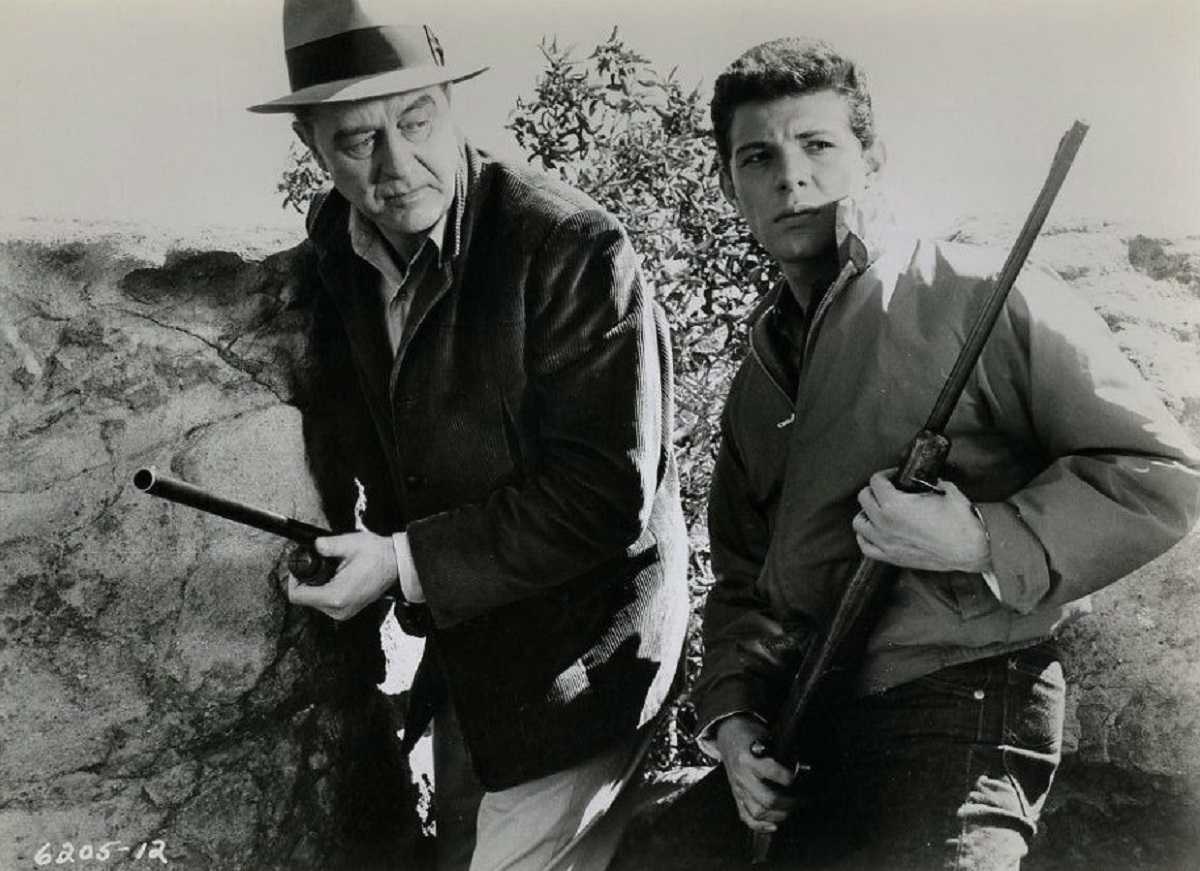 Father Ray Milland and son Frankie Avalon wield guns in Panic in Year Zero! (1962)