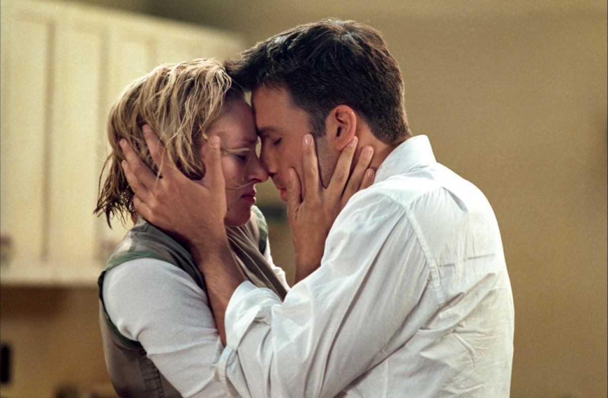 Ben Affleck and Uma Thurman in Paycheck (2003)