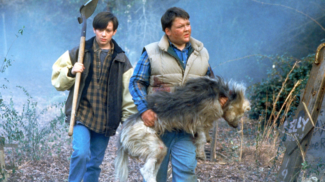 (l to r) Edward Furlong and friend Jason McGuire take the dog Zowie out to the Pet Sematary in Pet Sematary II (1992)