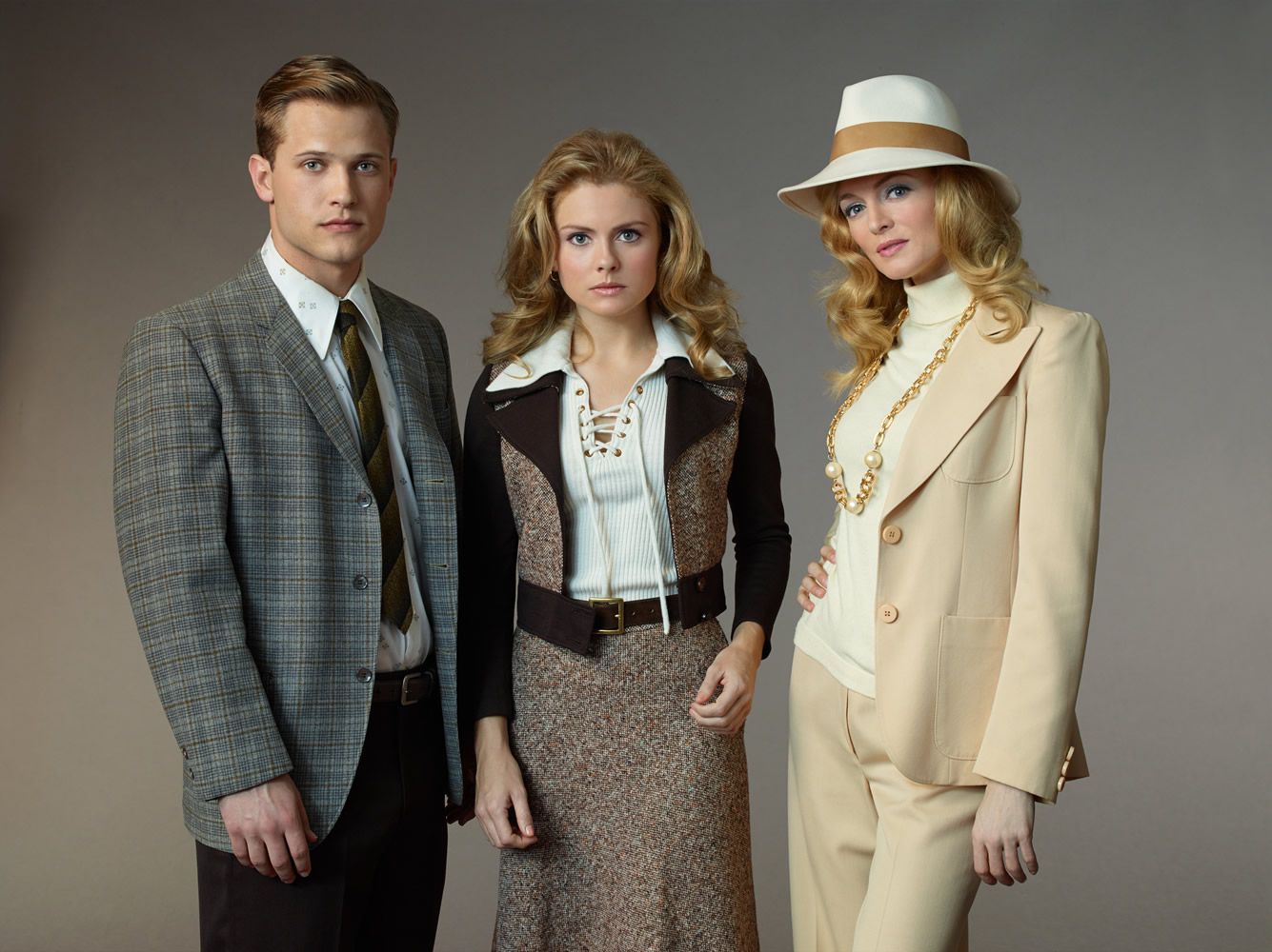 Brother and sister Christopher and Cathy (Wyatt Nash, Rose McIver) and mother (Heather Graham) in Petals on the Wind (2014)
