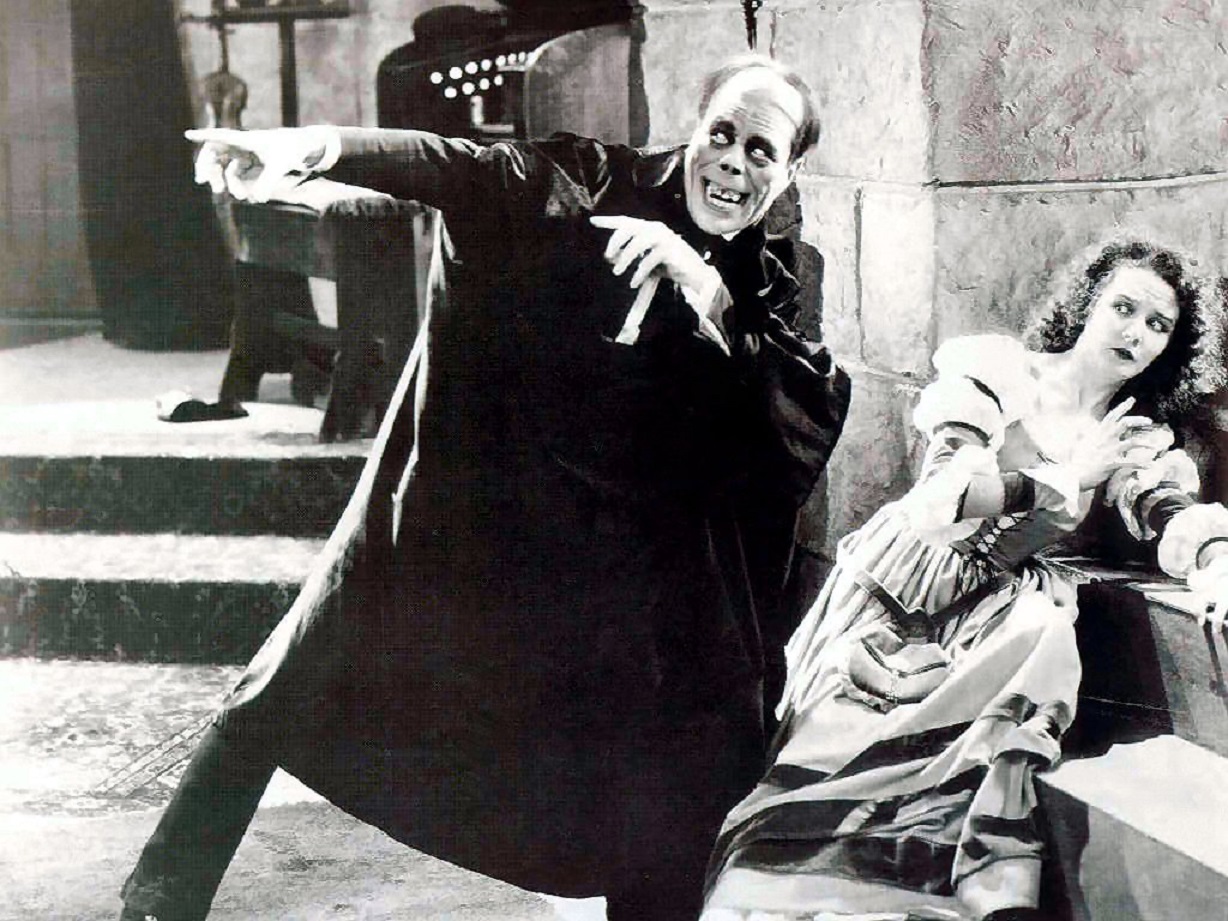 Lon Chaney and Mary Philbin in The Phantom of the Opera (1925)