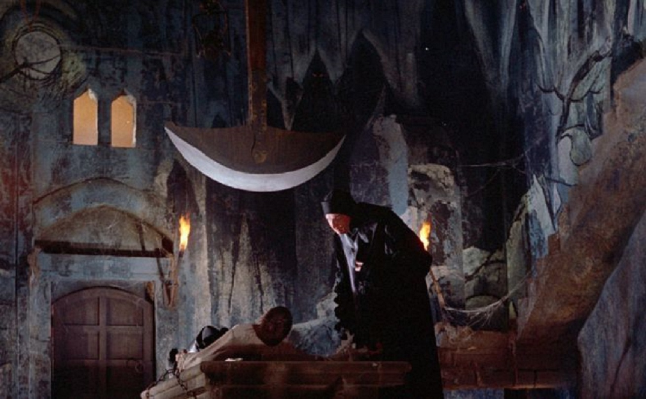 Vincent Price imprisons John Kerr on the pendulum in Pit and the Pendulum (1961)