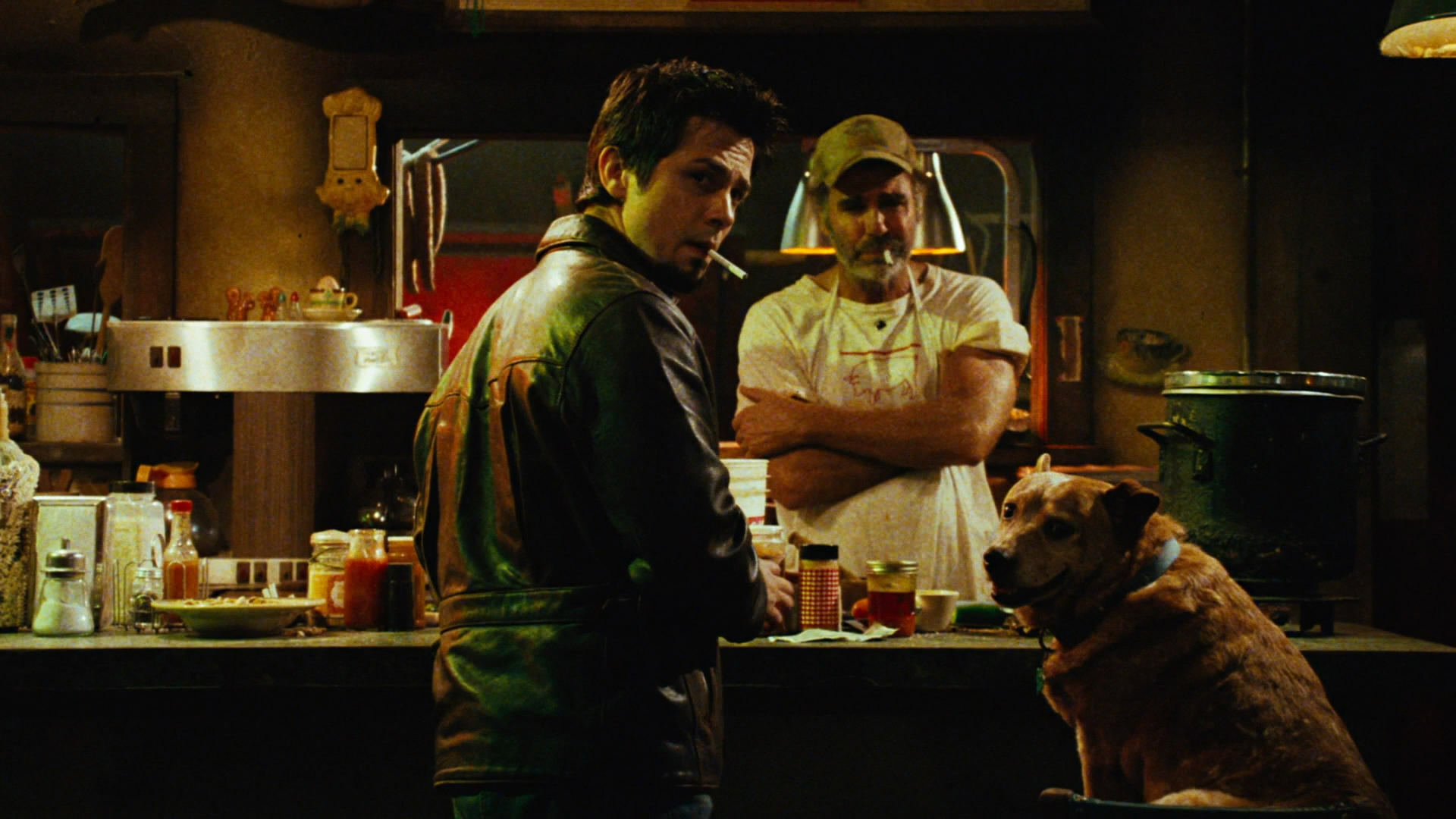 (l to r) Tow truck driver Freddy Rodriguez and Bone Shack owner Jeff Fahey in Planet Terror (2007)