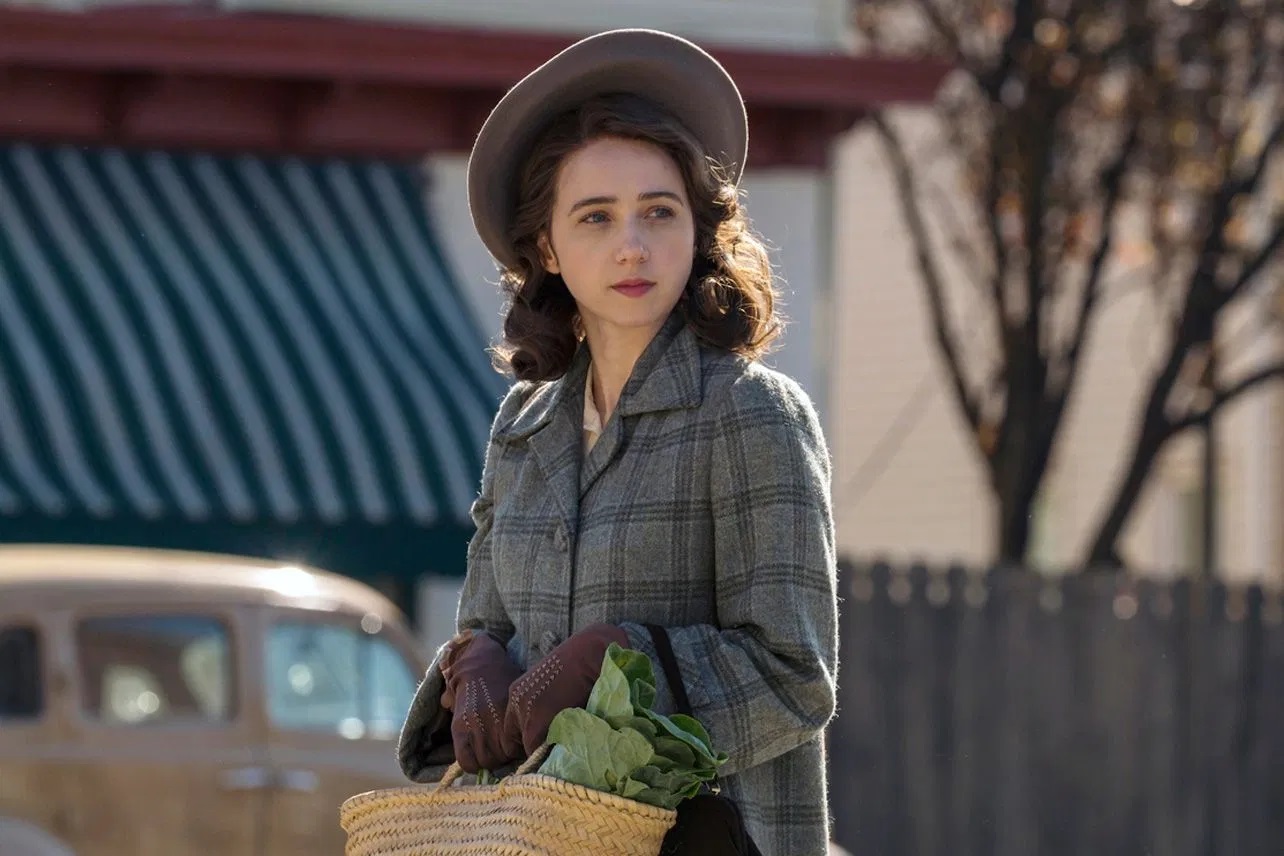 Zoe Kazan as Bess Levin in The Plot Against America (2020)