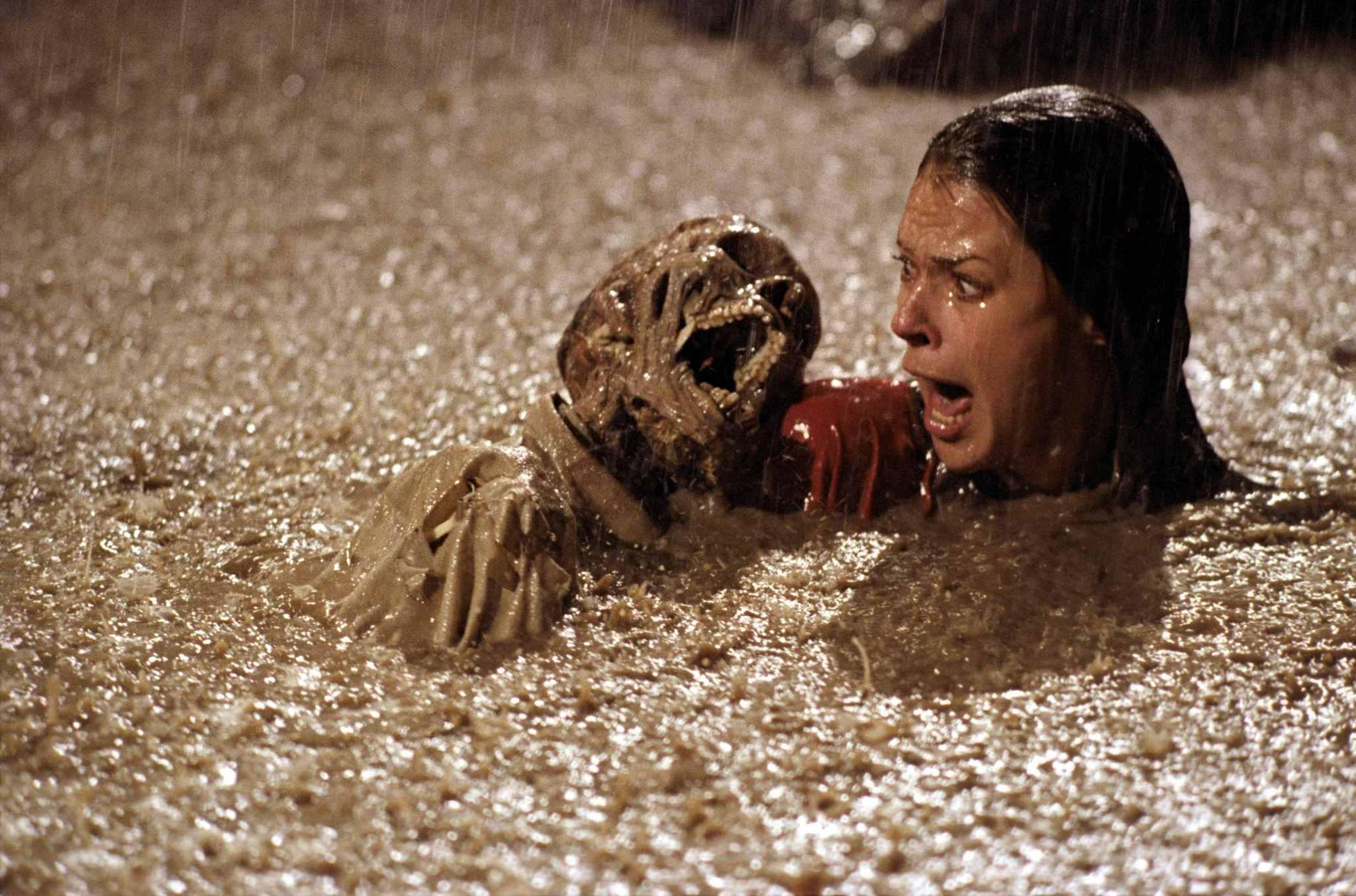 JoBeth Williams encounters corpses in the swimming pool in Poltergeist (1982)