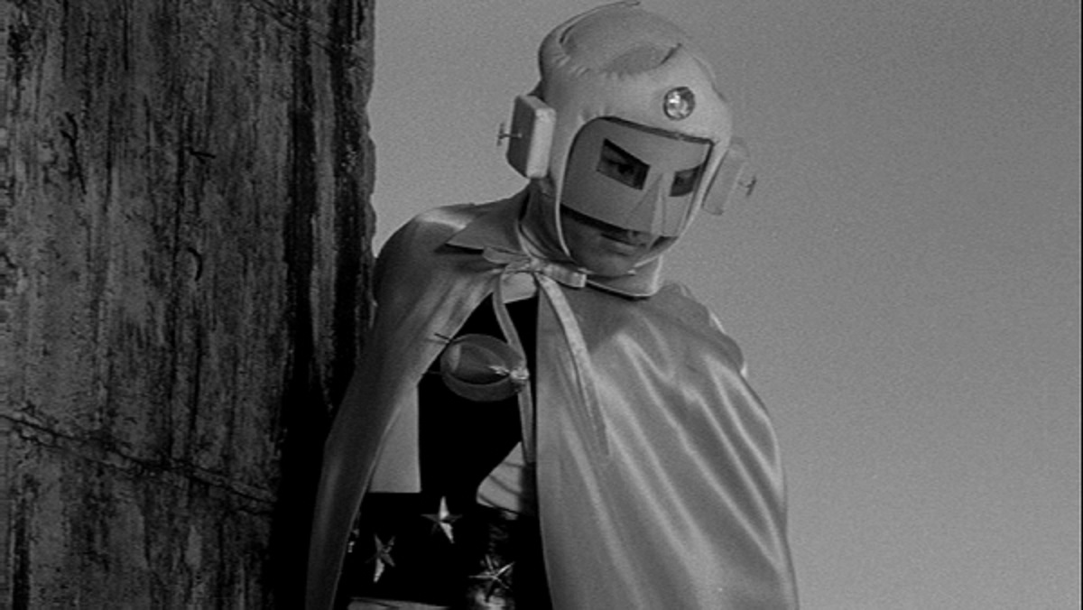 Prince of Space (Tatsuo Unemiya) goes into action in Prince of Space (1959)
