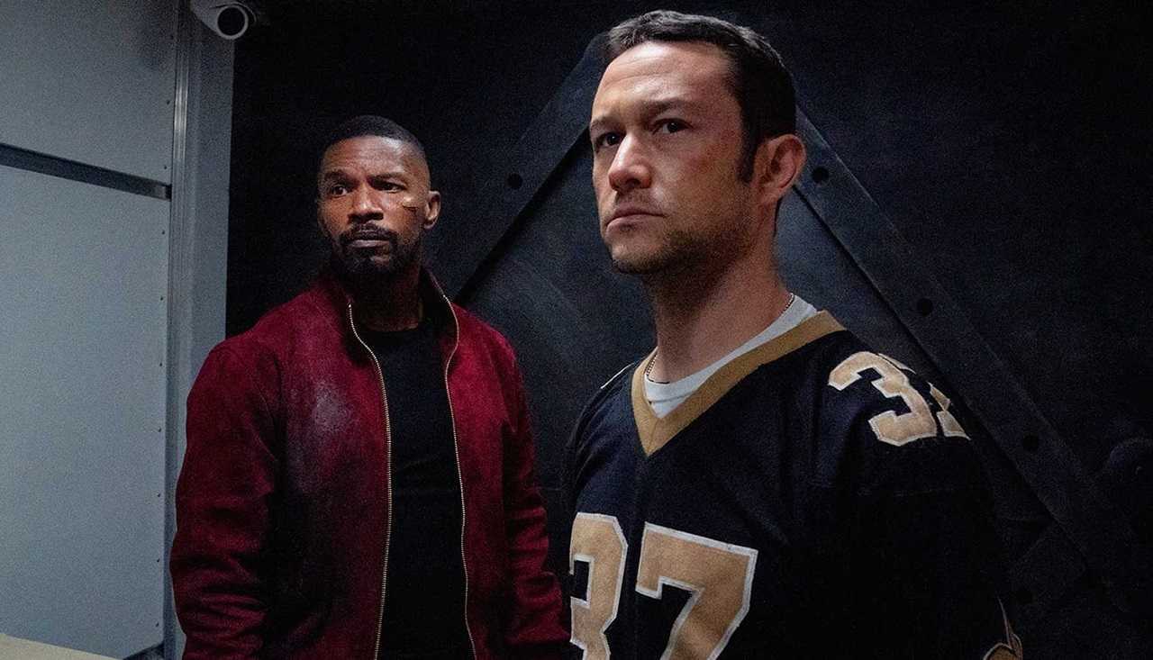 The Major (Jamie Foxx) and detective Frank Shaver (Joseph Gordon-Levitt) in Project Power (2020)